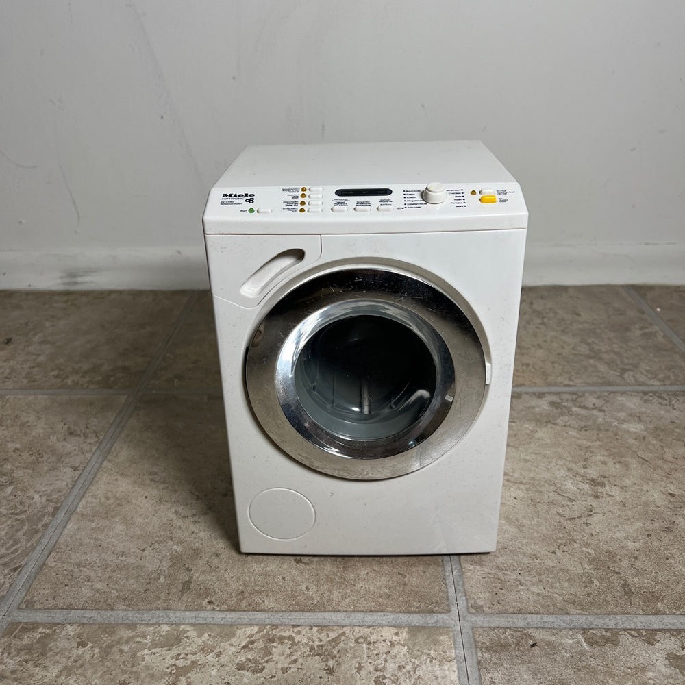 Doll washing machine